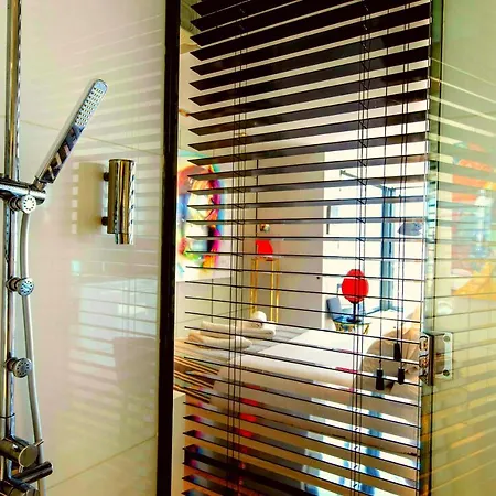 Lovelystay - Full Sky In Chiado Daire