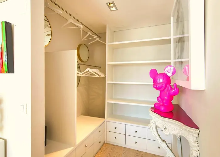 Lovelystay - Full Sky In Chiado