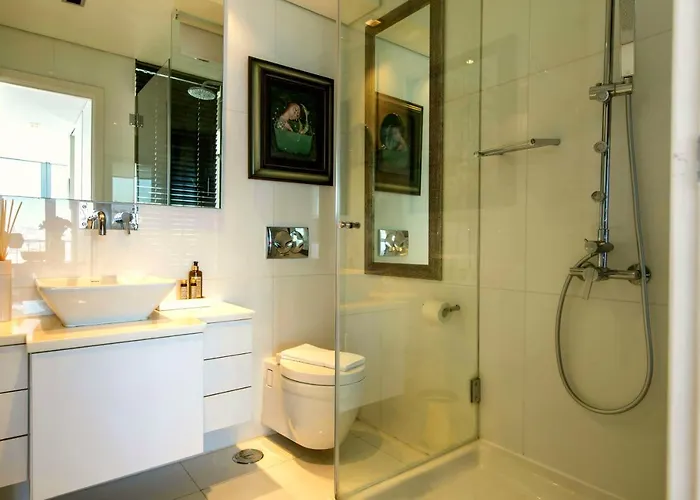 Lovelystay - Full Sky In Chiado